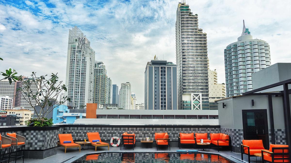 Bangkok Escape on Sukhumvit Soi 11 with Daily Breakfast & Rooftop Pool