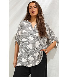 EVANS Curve White & Black Linear Print Blouse
