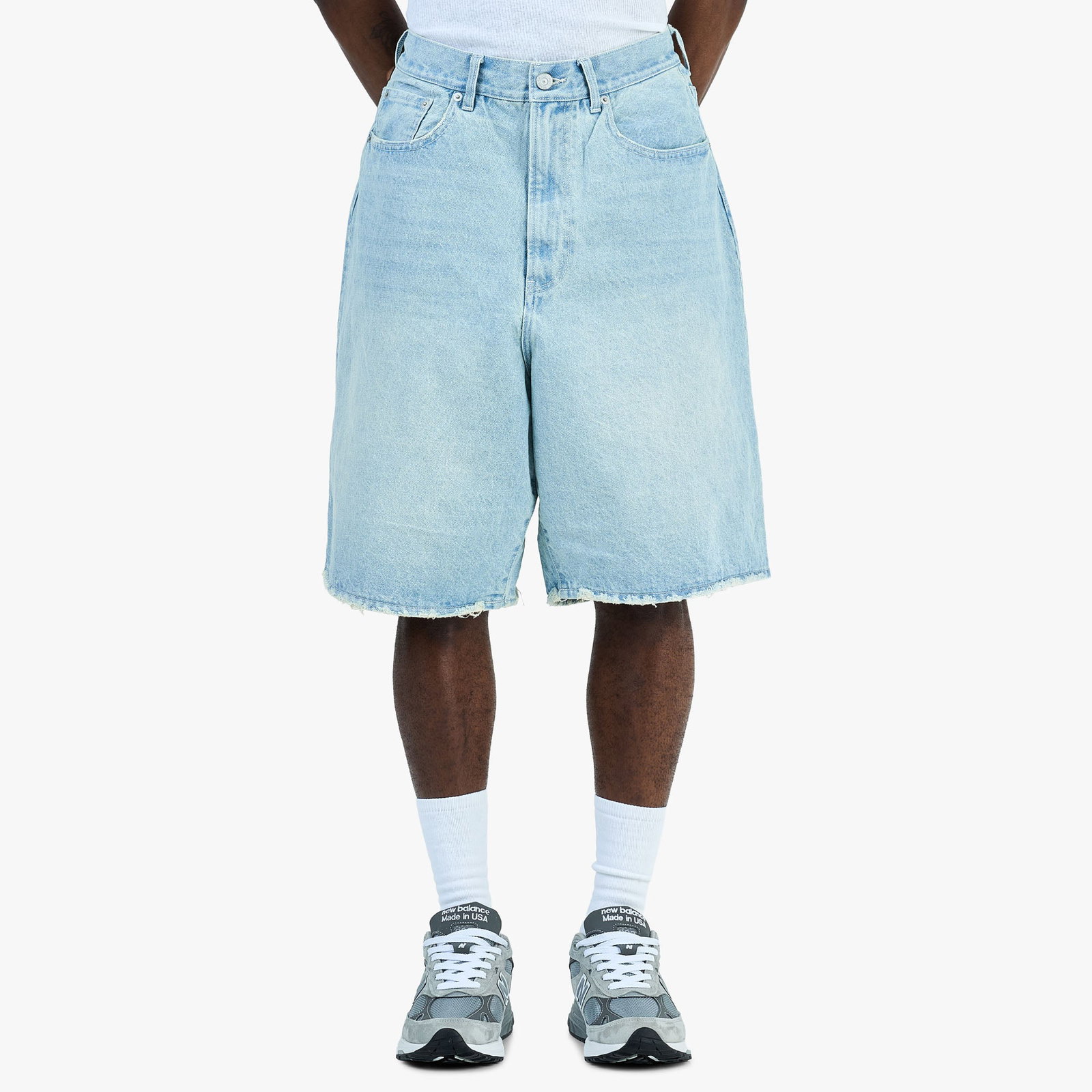 Image of BEAMS Damage Denim Shorts / Ice Wash