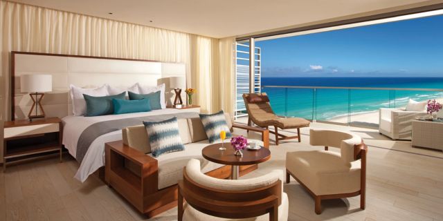 Preferred Club Junior Suite King with Ocean View & Private Balcony