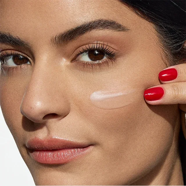 WHY WE LOVE IT | LOCKS IN MAKEUP | VANISHES PORES | OIL-FREE | VEGAN & CRUELTY-FREE | SHOP PORE VANISHING PRIMER