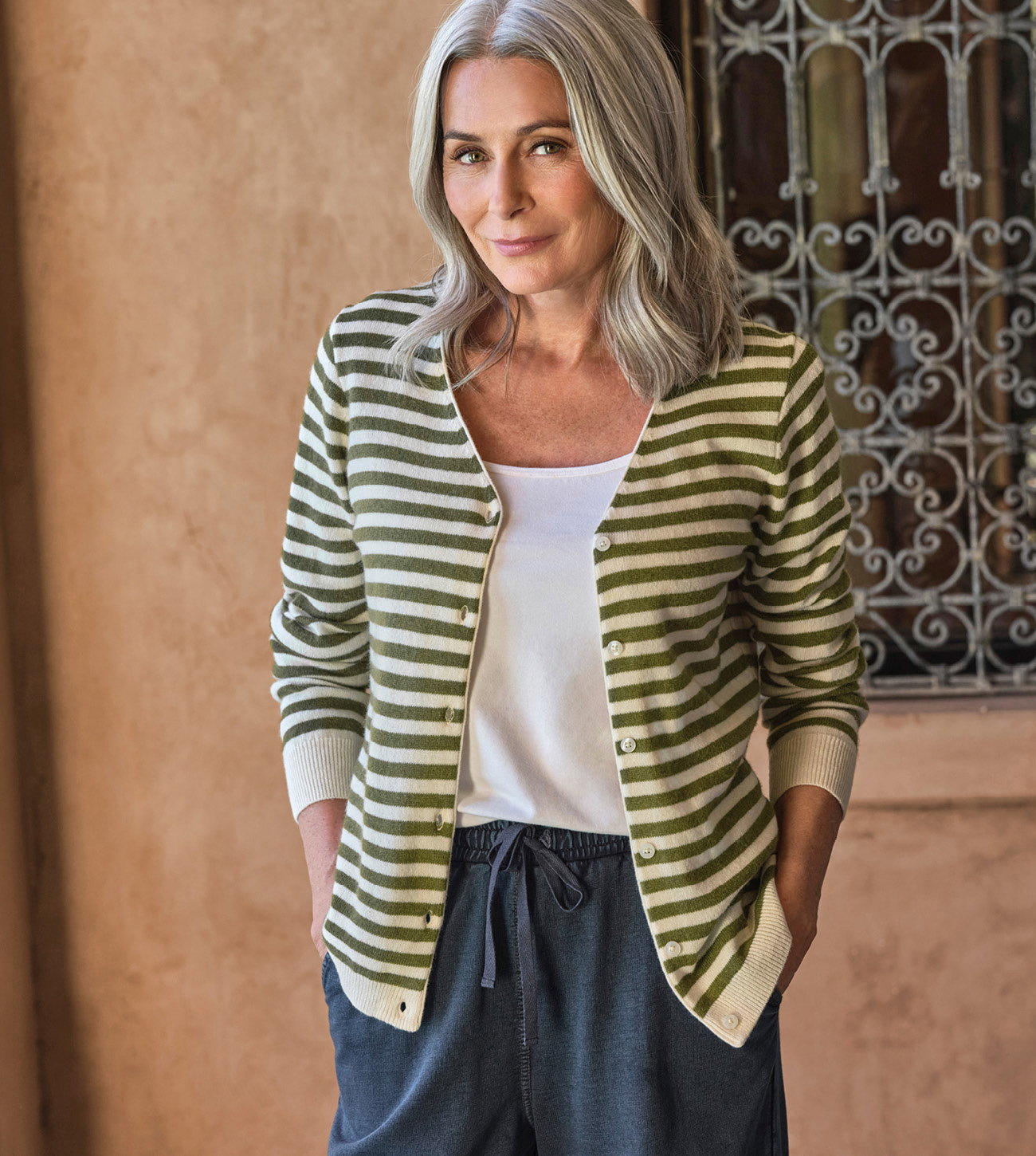 Cardigan classique à col V- Femme - Cachemire & Mérinos