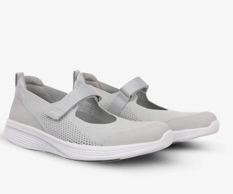 Experience advanced sole technology and contemporary upper designs which include durable meshy fabrics that ventilate even on the warmest summer days.