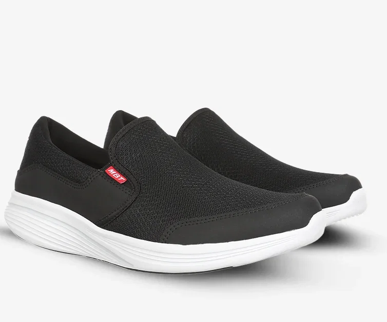 The Soho 1996 is inspired by a vintage running model, bringing classic flair to contemporary style.