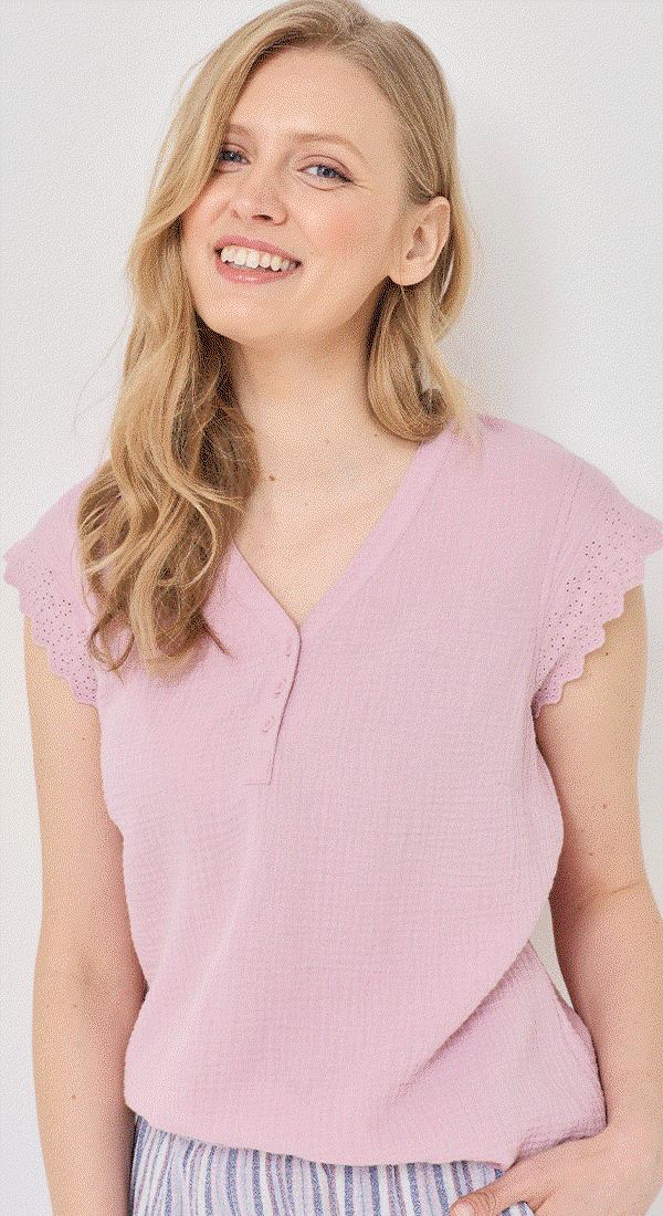 Luftiges Shirt mit Glitzerschrift