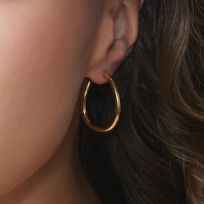 Every girl needs a good pair of gold hoops. Gift her a pair of Jocelyn's, and watch them become her everyday earrings.