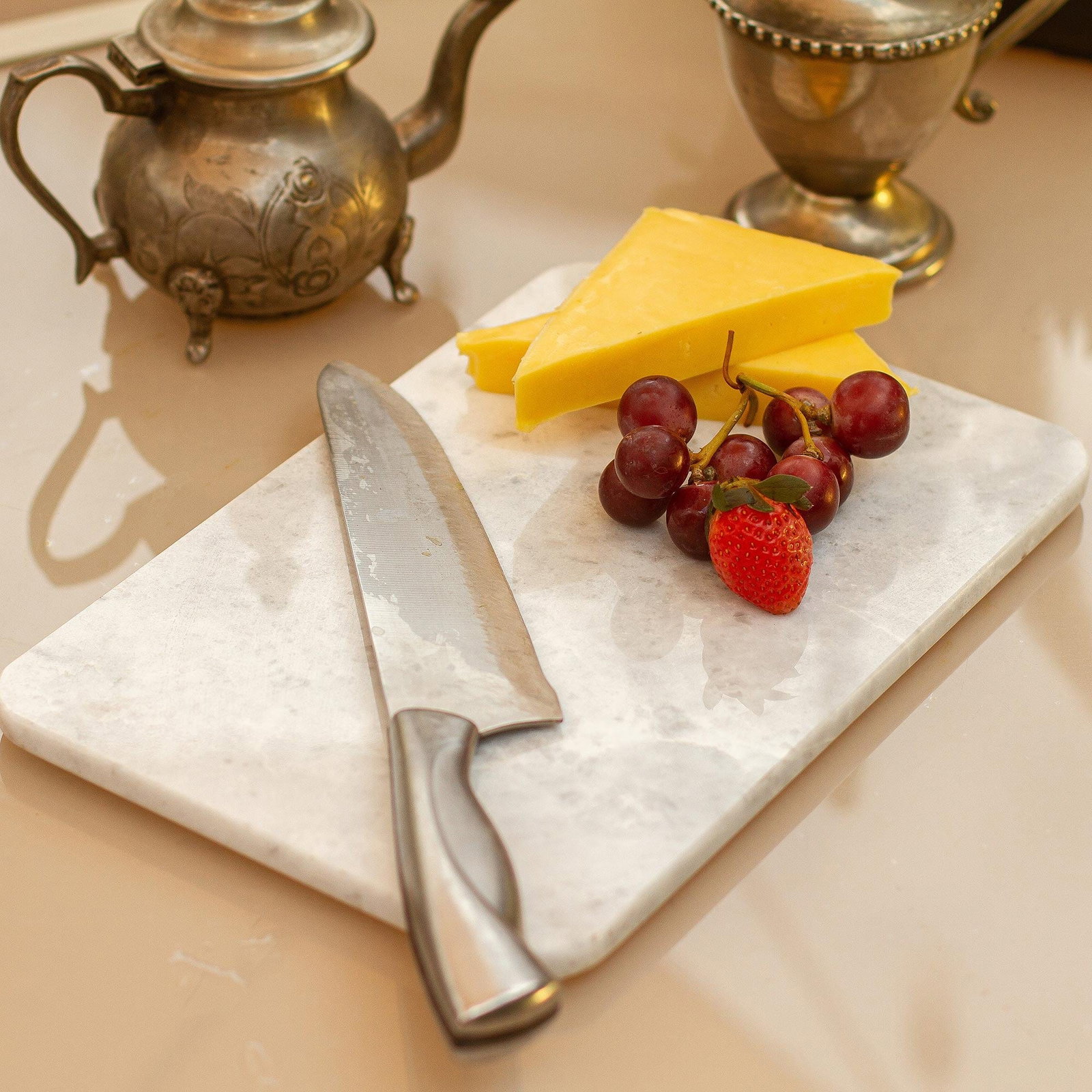 Image of White and Grey Marble Cutting Board Handmade in Mexico - Mesa in White