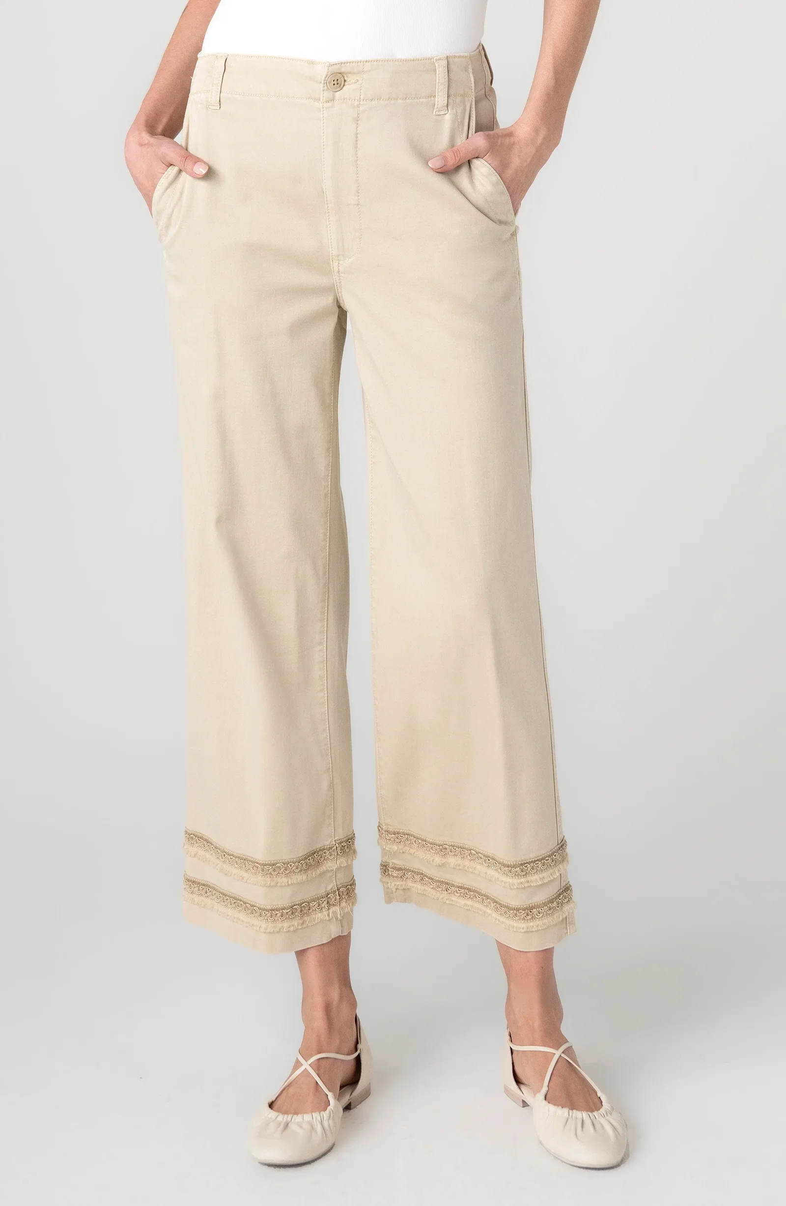 Image of CROP WIDE LEG W/ FRAY & LACE
