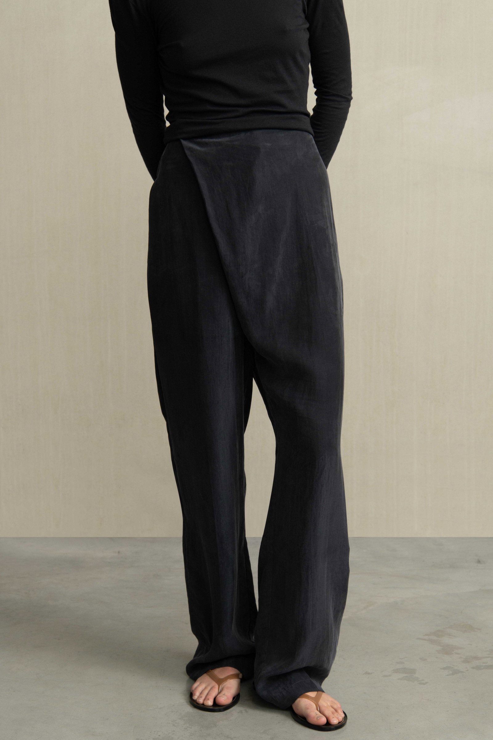 Image of WOLA TROUSERS MIDNIGHT