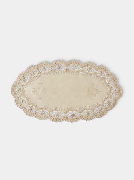 Lacework Linen Oval Placemats (Set of 4)