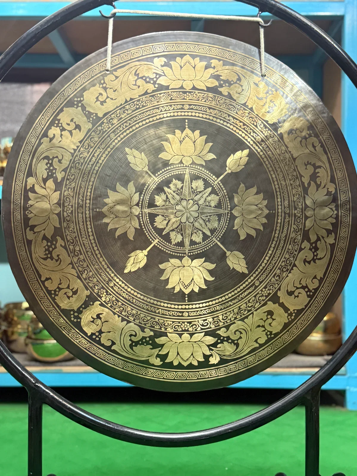 Gong 11 floral mandala
