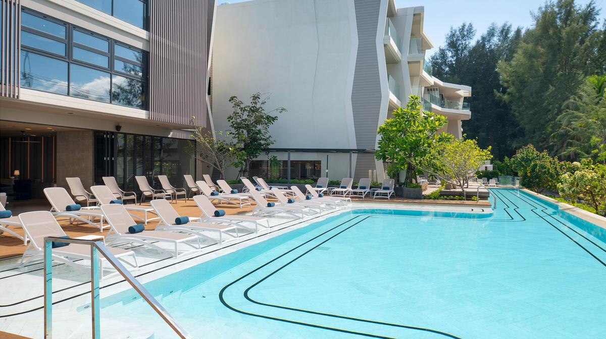 Grand Opening: Phuket Beachfront Glamour with Daily Breakfast, Dinner & Three-Hour Free-Flow Cocktails