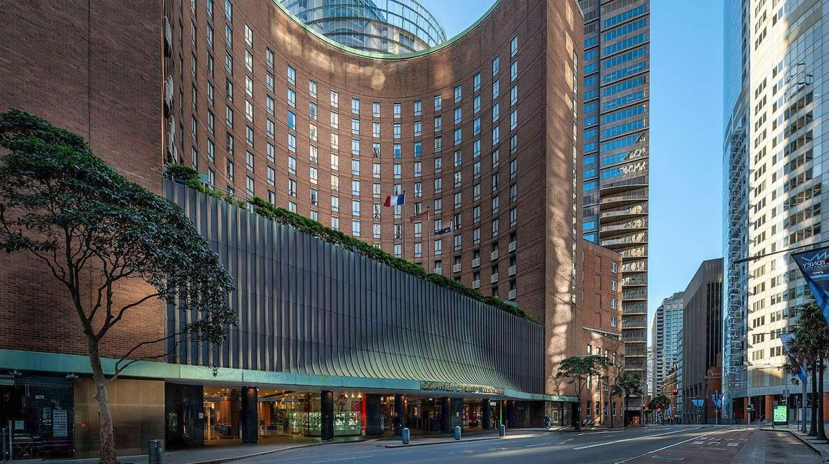 Award-Winning Sydney Glamour near Opera House with Daily Breakfast & Dining Credit