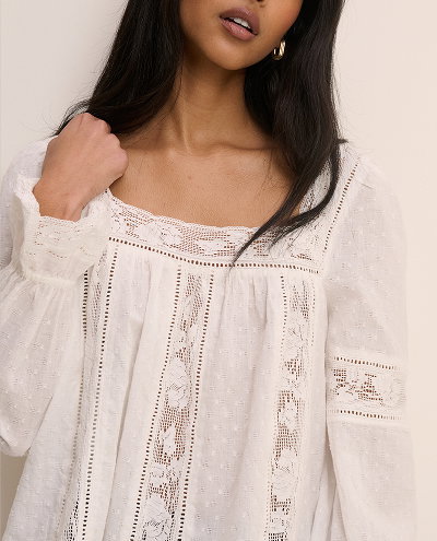 White Lace Trim Long Sleeve Blouse