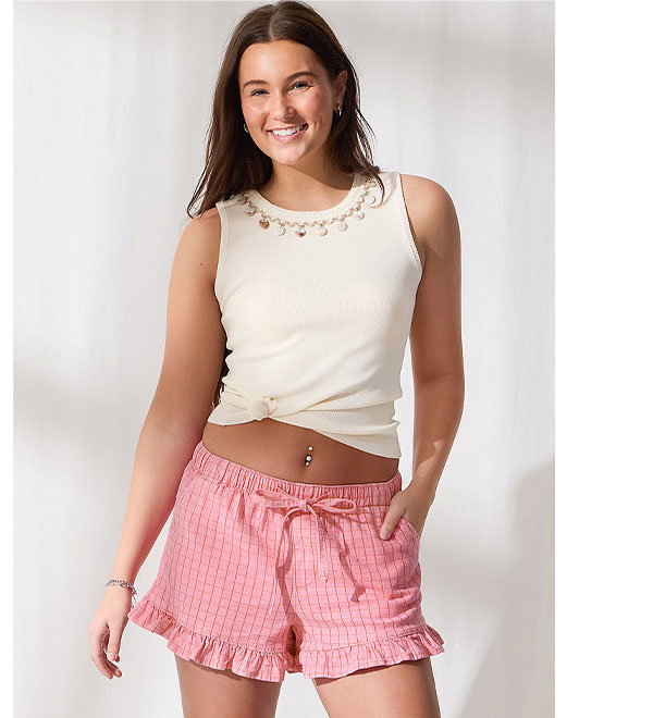 Checker Ruffle Stretch Short