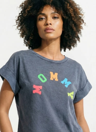 T-shirt délavé avec inscription Mommy