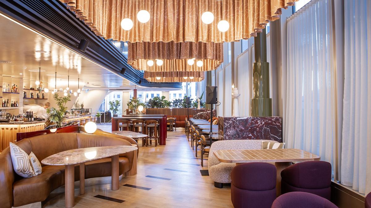 Sophisticated North Sydney Studio City Break with Daily Breakfast & Nightly Drinks