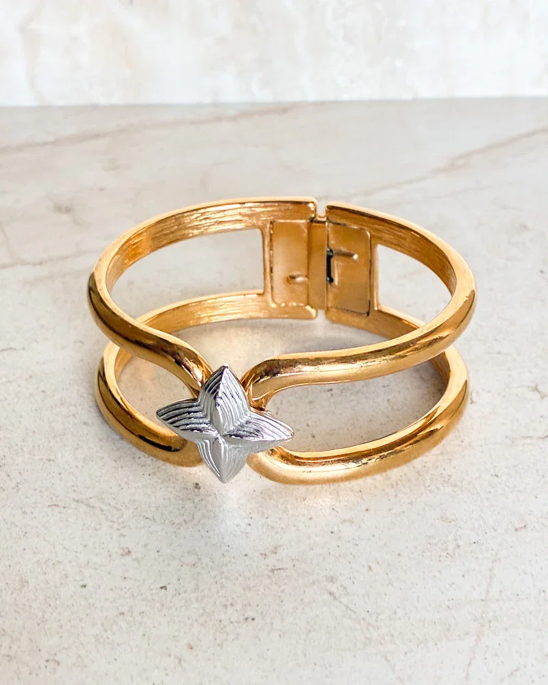 Image of Vintage Signed Gold Tone Clamper Bangle Bracelet