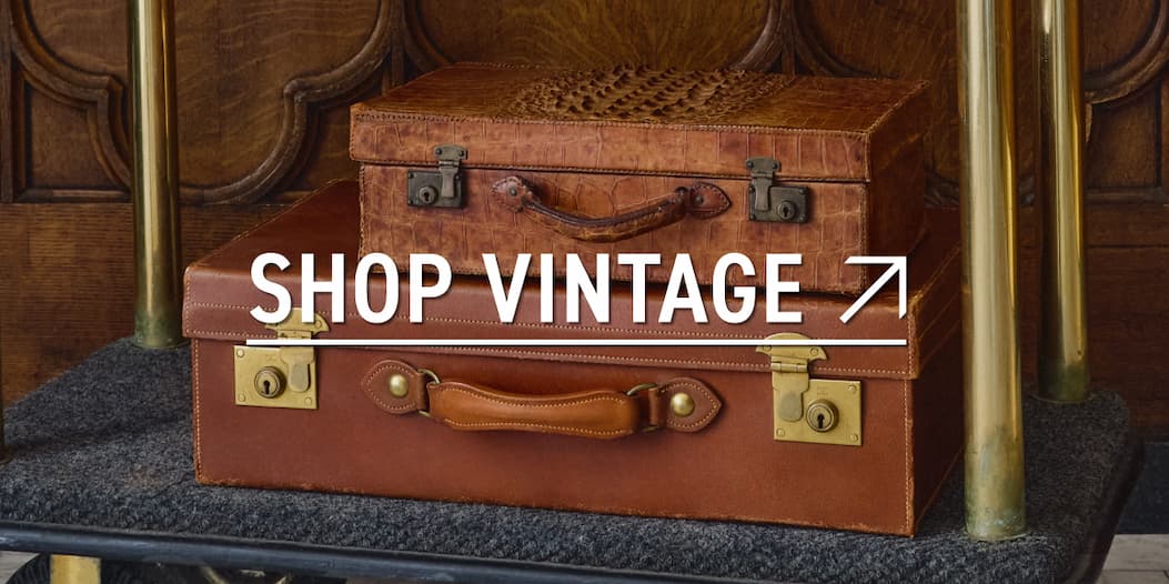 SHOP VINTAGE >