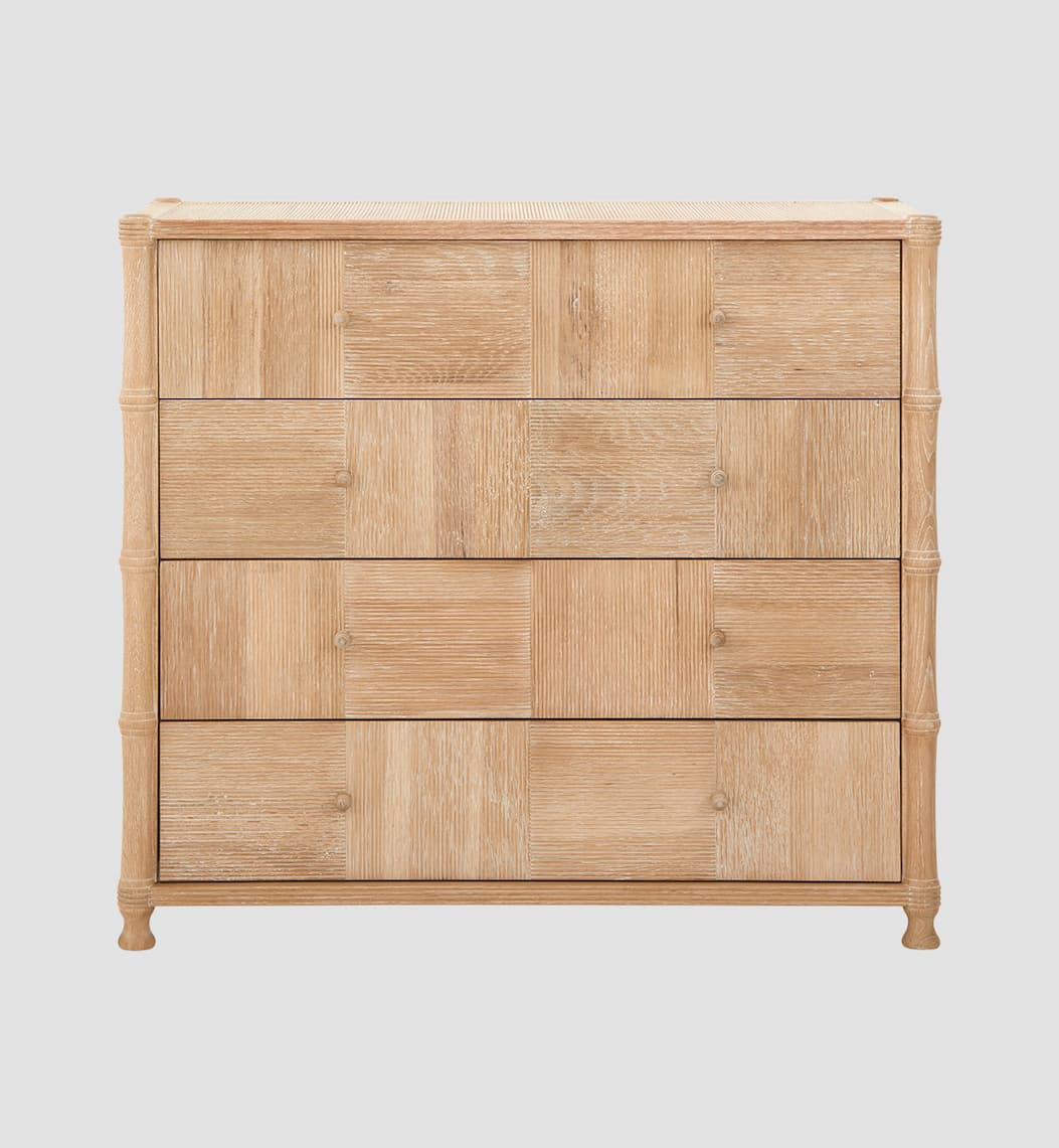 Nia Dresser