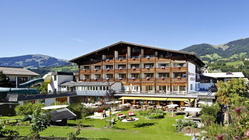 Hotel mitten im grünen mit Bergen