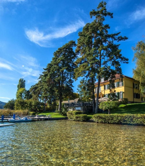 hotel direkt am see