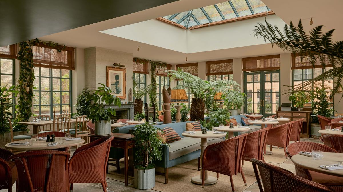 Grand Opening: London Townhouse Luxury with Daily Breakfast, Nightly Cocktails & Dining Upgrades Available