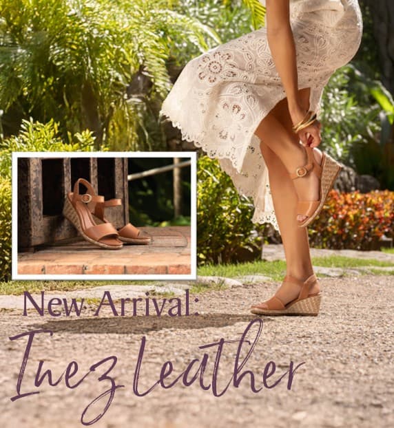 Image of woman wearing Sofft Inez Leather 
