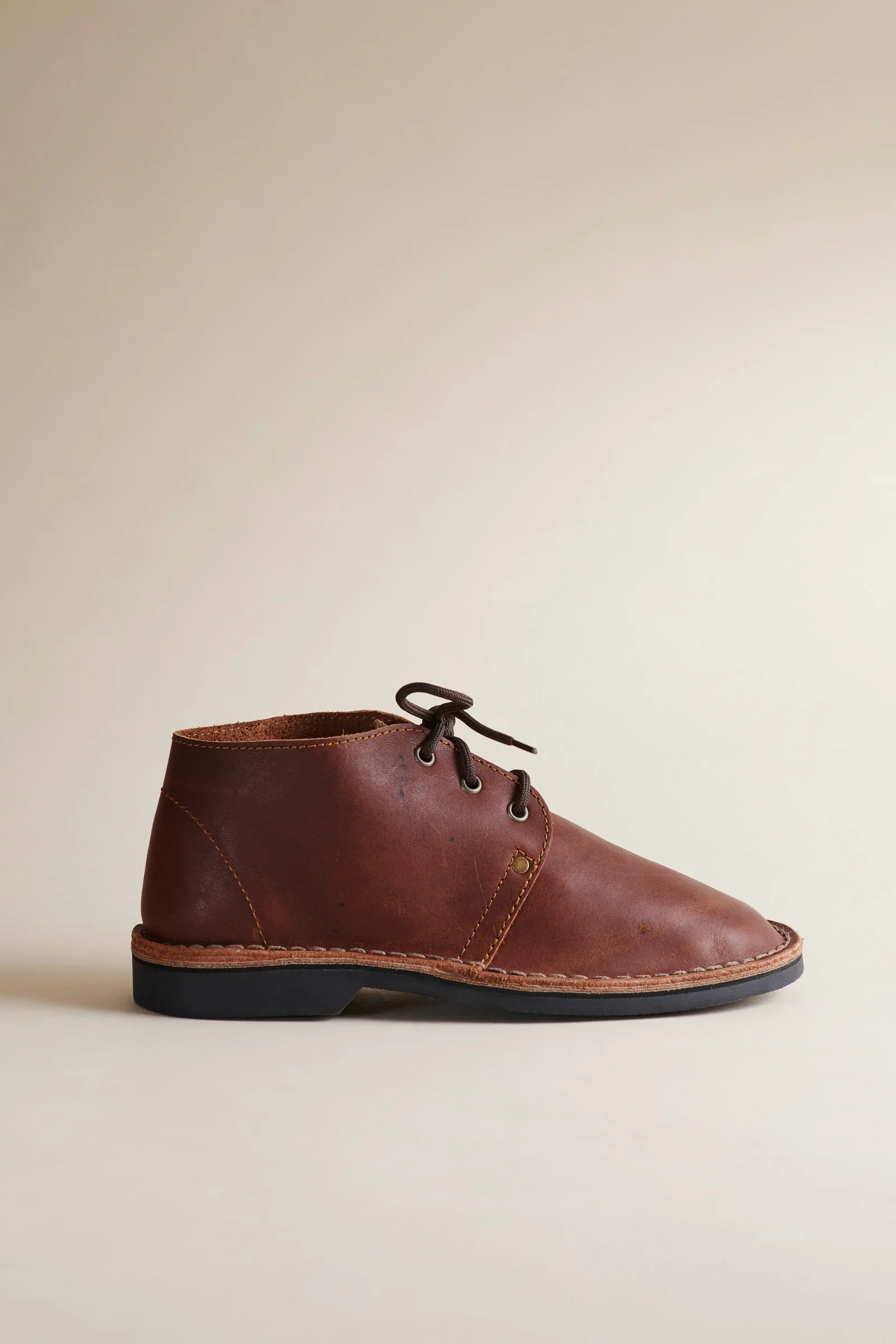 Image of Erongo Vellies in Nutmeg Distressed Leather