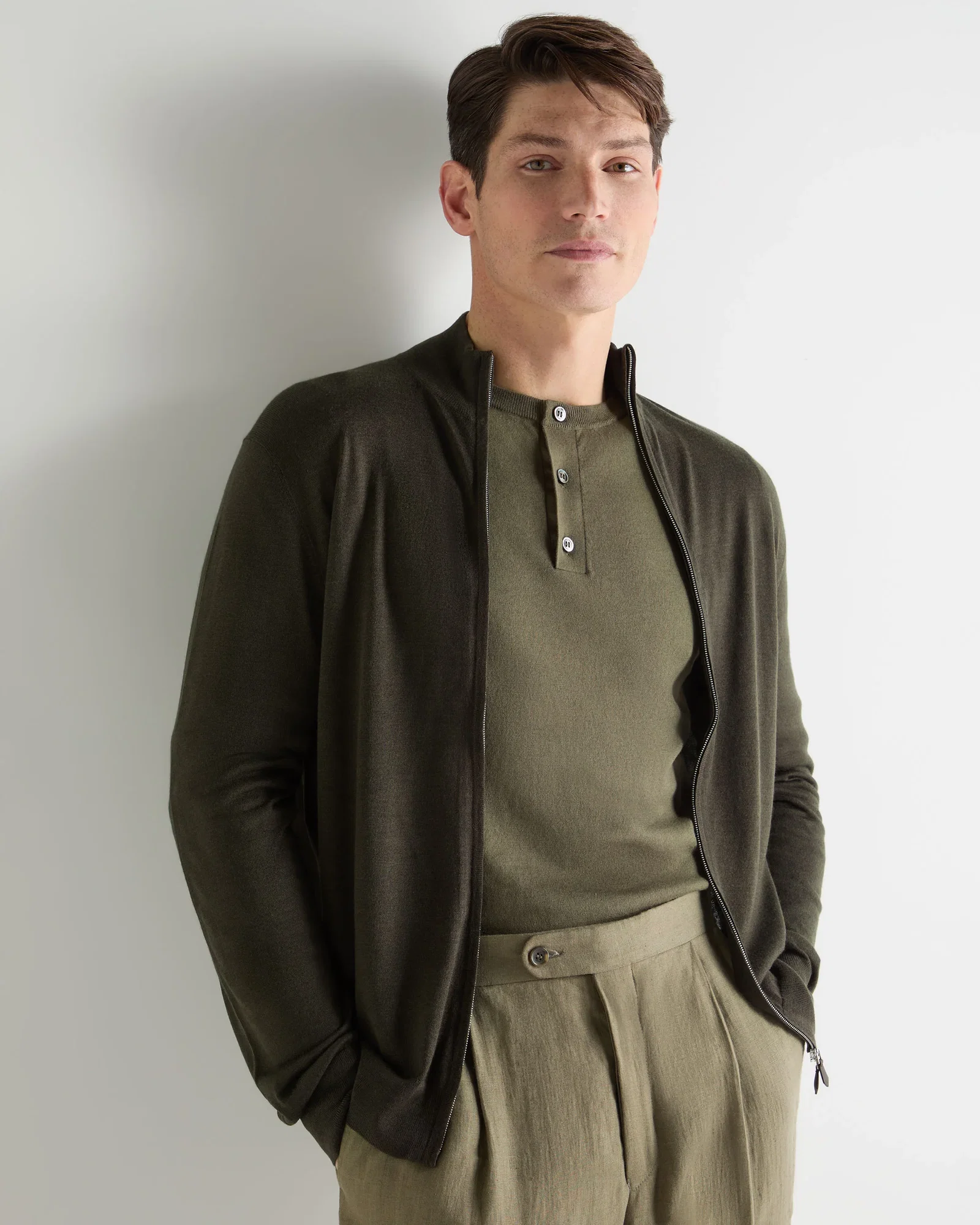 Image of Men's Hyde Fine Gauge Cashmere Full Zip Jumper Arabica Khaki Green