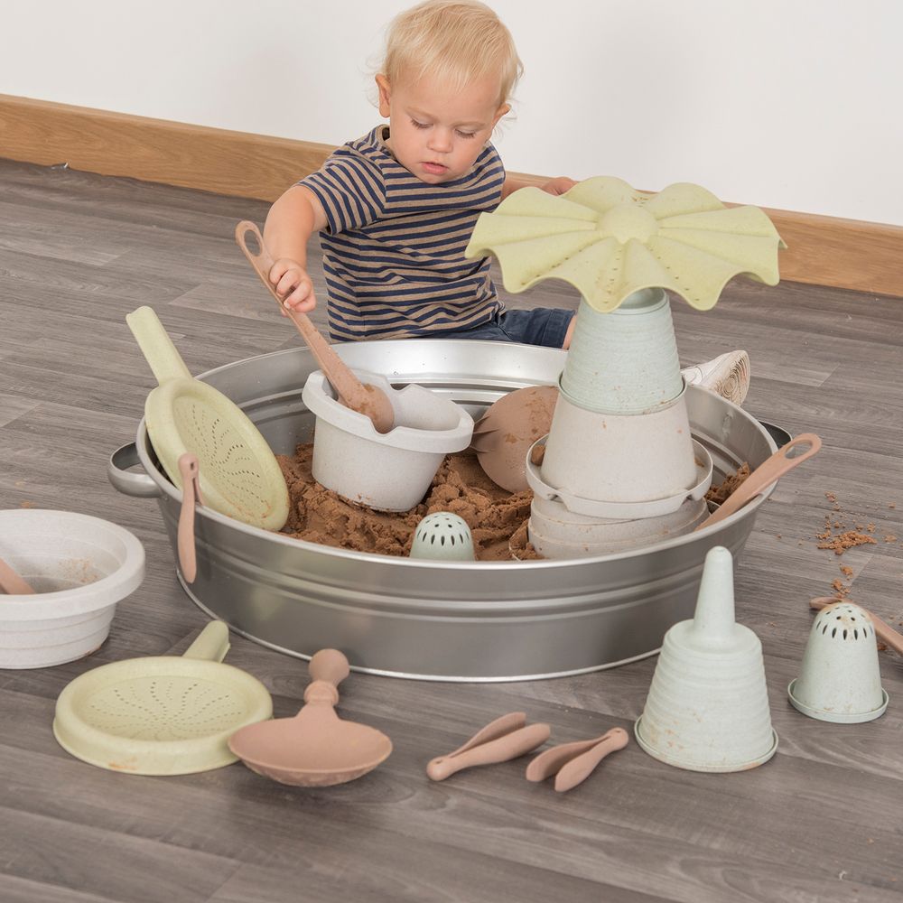 Sand and Water Kit - 21 Pieces