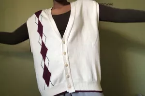 How she turned a men's sweater vest into a cute top in 30 minutes without sewing
