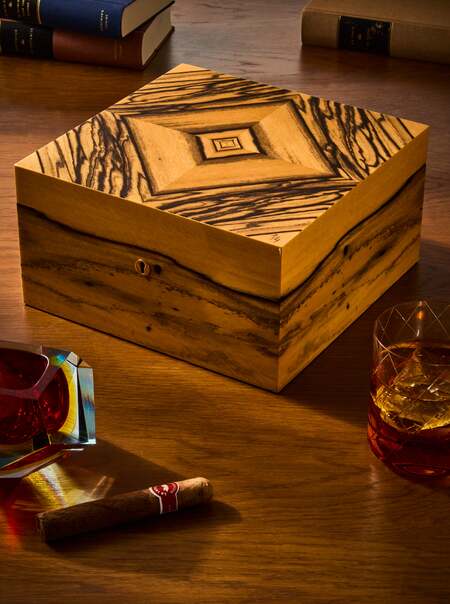 Royal Ebony Humidor Case (75 Cigars)