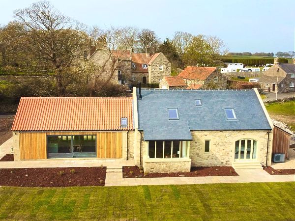 Hemmel House - cottage by the coast