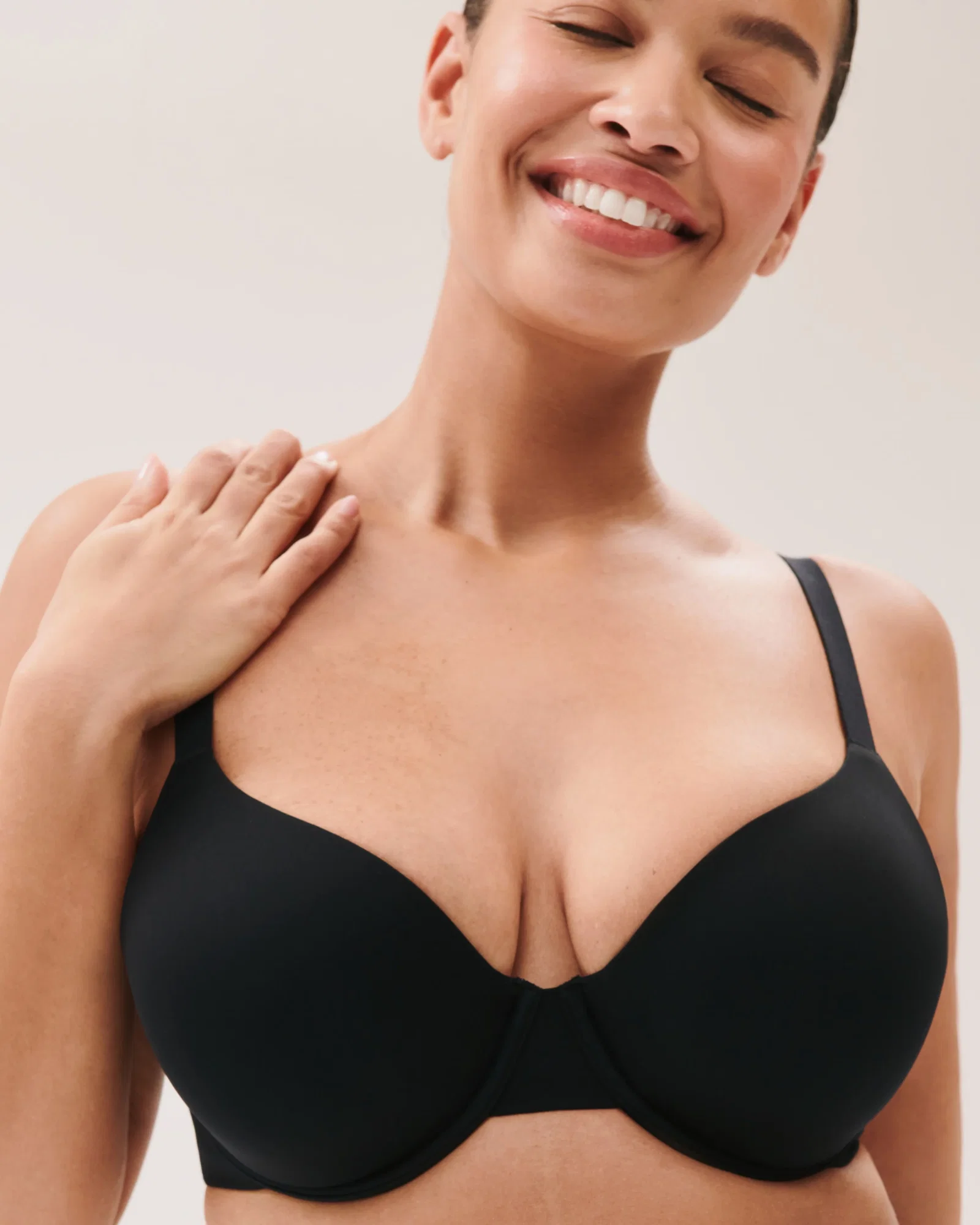 Image of Spanx Women's SPANXsupersmooth® BraVa Lightly Lined Bra in Black