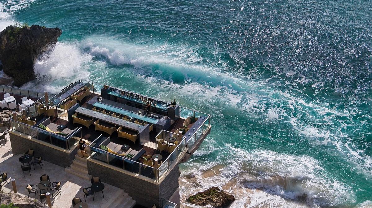 Bali Ultimate Oceanfront Luxury: Cliffside Oasis with Daily Breakfast & World-Famous Rock Bar