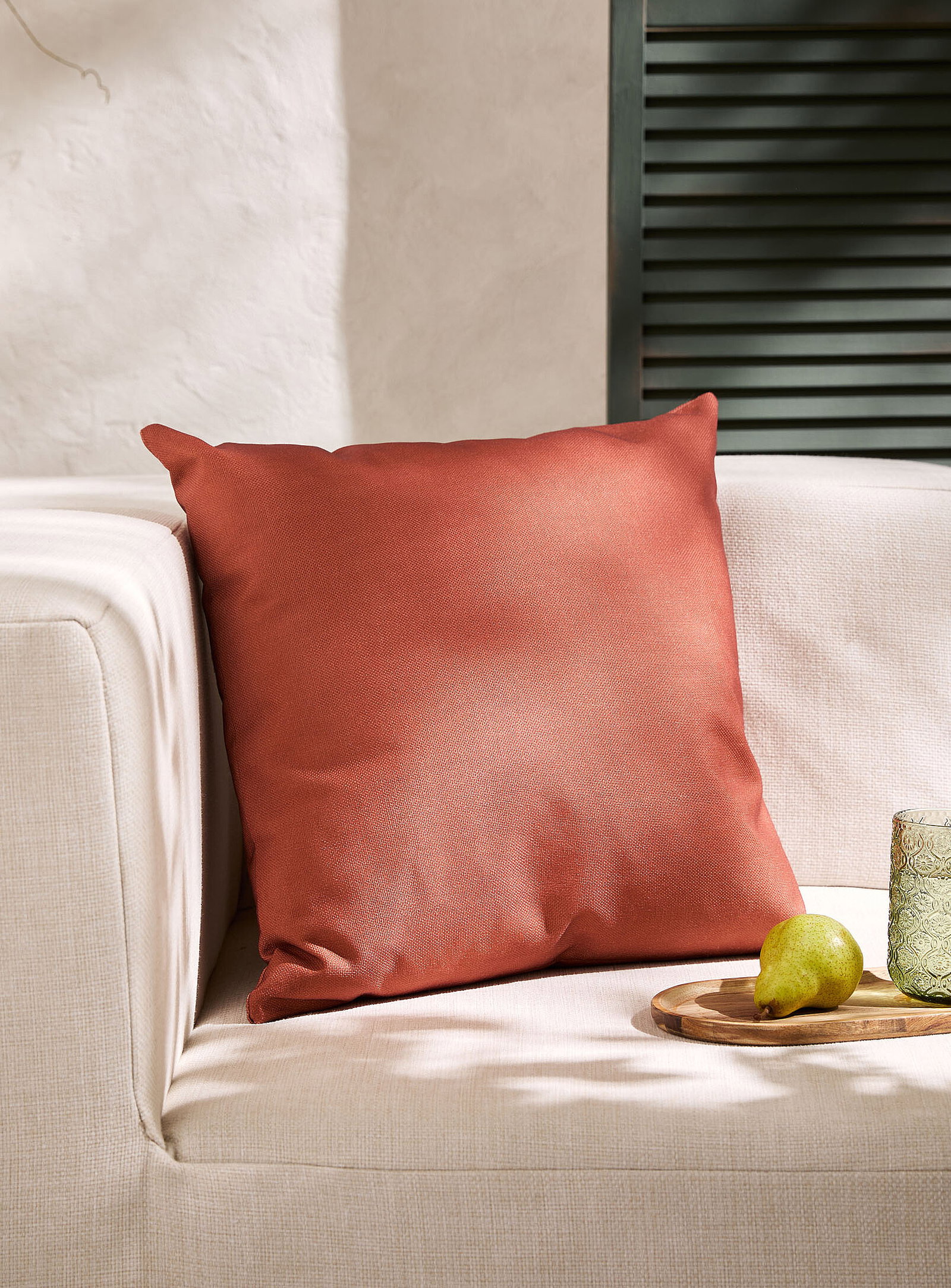 Solid canvas removable-cover outdoor cushion<br>50 x 50 cm<br><b>Live Outside exclusive collection</b>