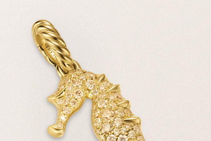 Seahorse Amulet 18K Yellow Gold with Cognac Diamonds and Diamonds, 22mm