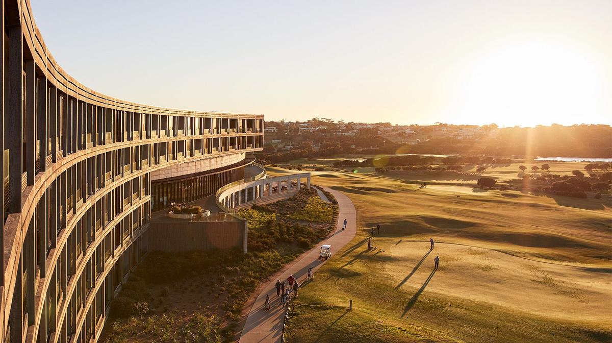 Award-Winning Surf Coast Escape on Great Ocean Road with Daily Breakfast & Nightly Drinks