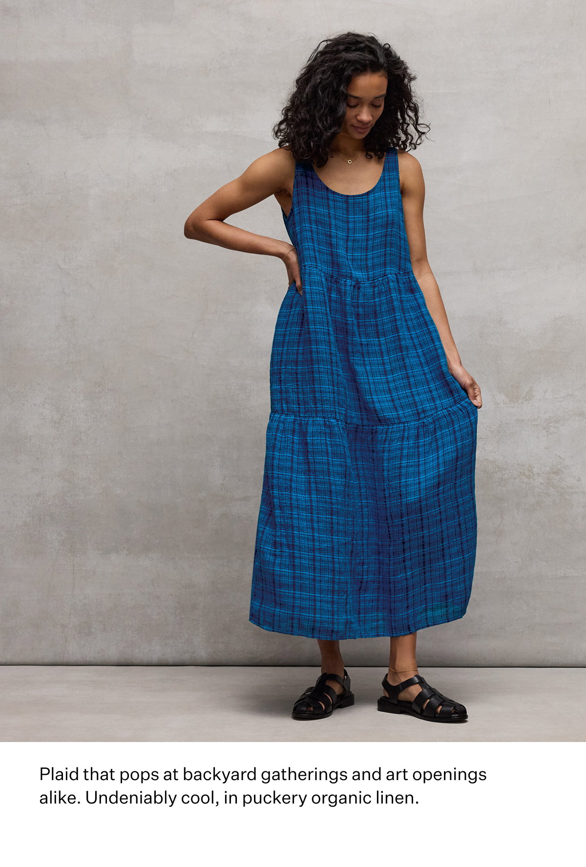 Plaid that pops at backyard gatherings and art openings alike. Undeniably cool, in puckery organic linen.