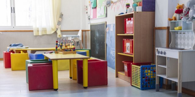 bébé fémur cassé crèche