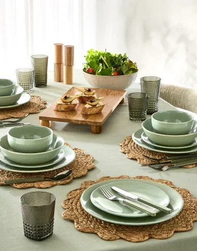 Shop dining