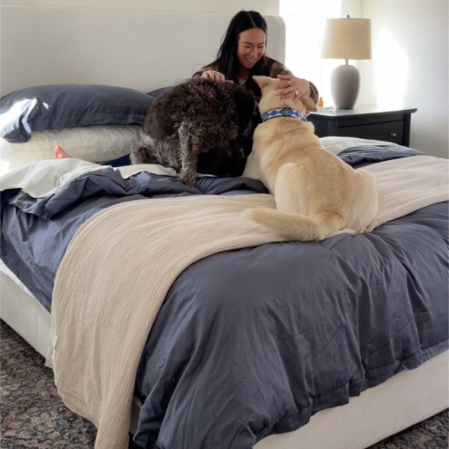 “I love the percale duvet set because it creates the ultimate 5 star hotel vibe! If you need me, I'll be conducting evening business from my bed!” —@kelseybarberio SHOP NOW