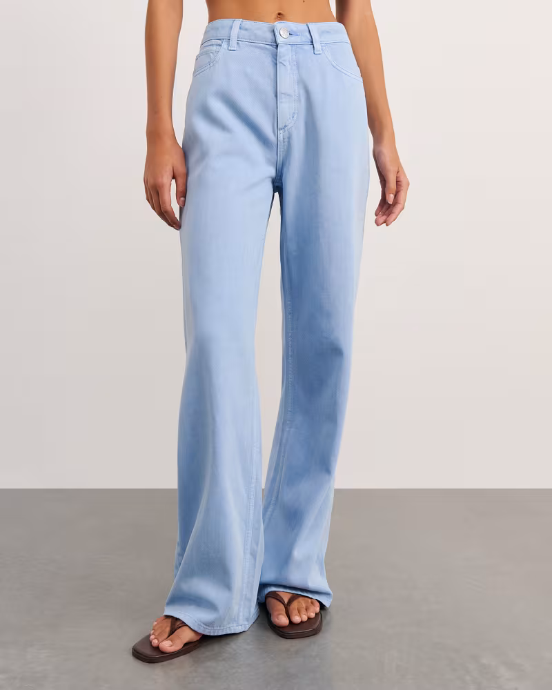 Image of Loe Mid Rise Straight Jean