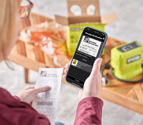 Person registering the tools in app 