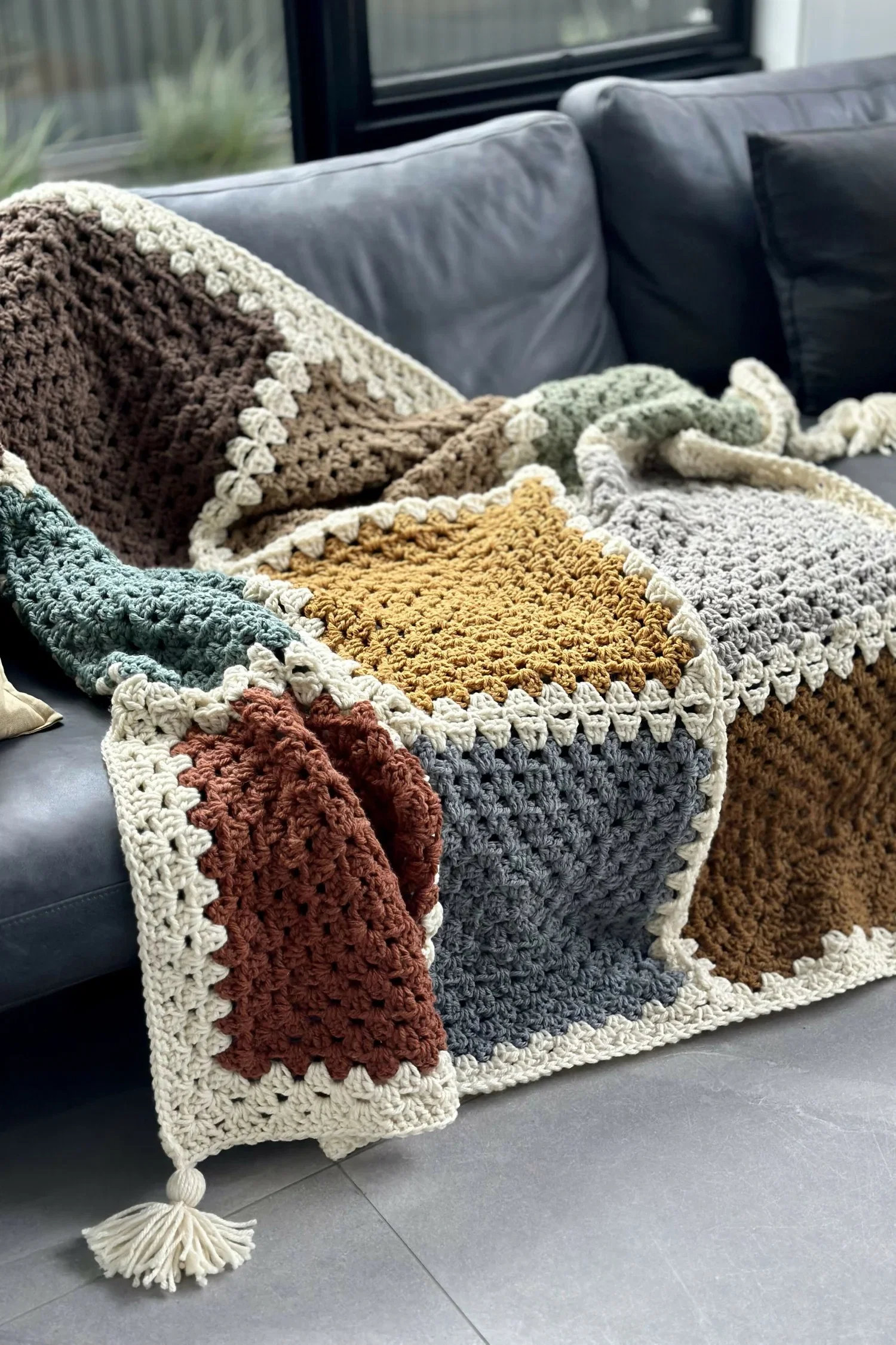 Image of 9 Square Granny Throw (Crochet)