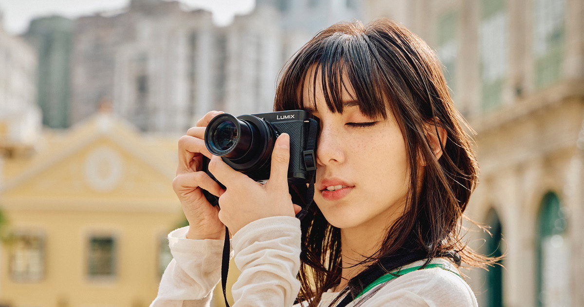 Panasonic LUMIX L10 Lifestyle