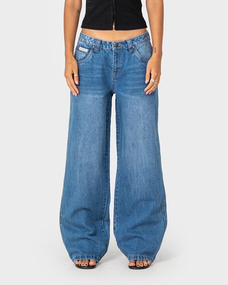 Wendy Wide Low Rise Jean in Blasted Middy Blue