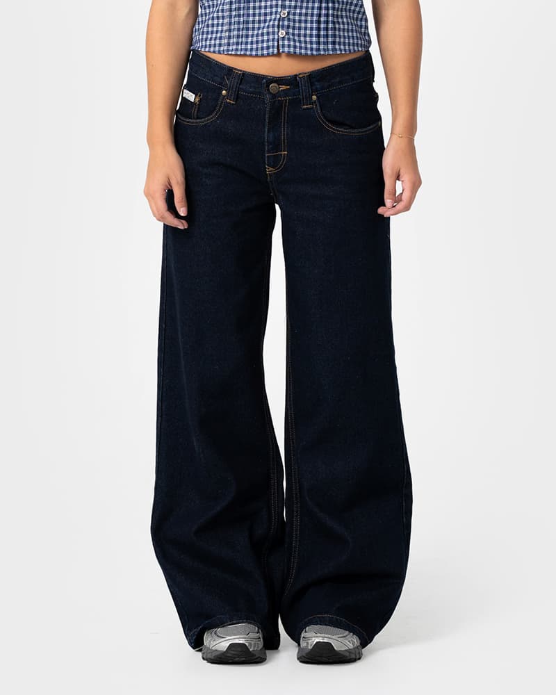 Wendy Wide Low Rise Jean in Raw Dawg