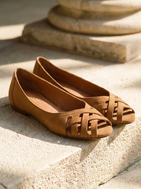 Ballerines brides cuir daim camel